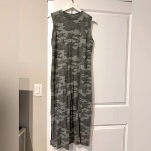 Super cute camo t-shirt maxi dress.